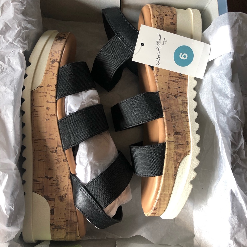 Universal Tread Benni Platform Sandal